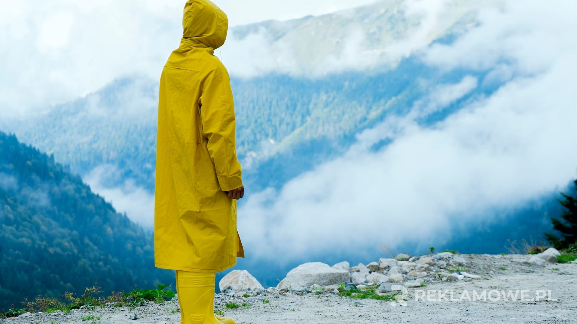 Ekologiczna peleryna reklamowa promująca zrównoważony rozwój