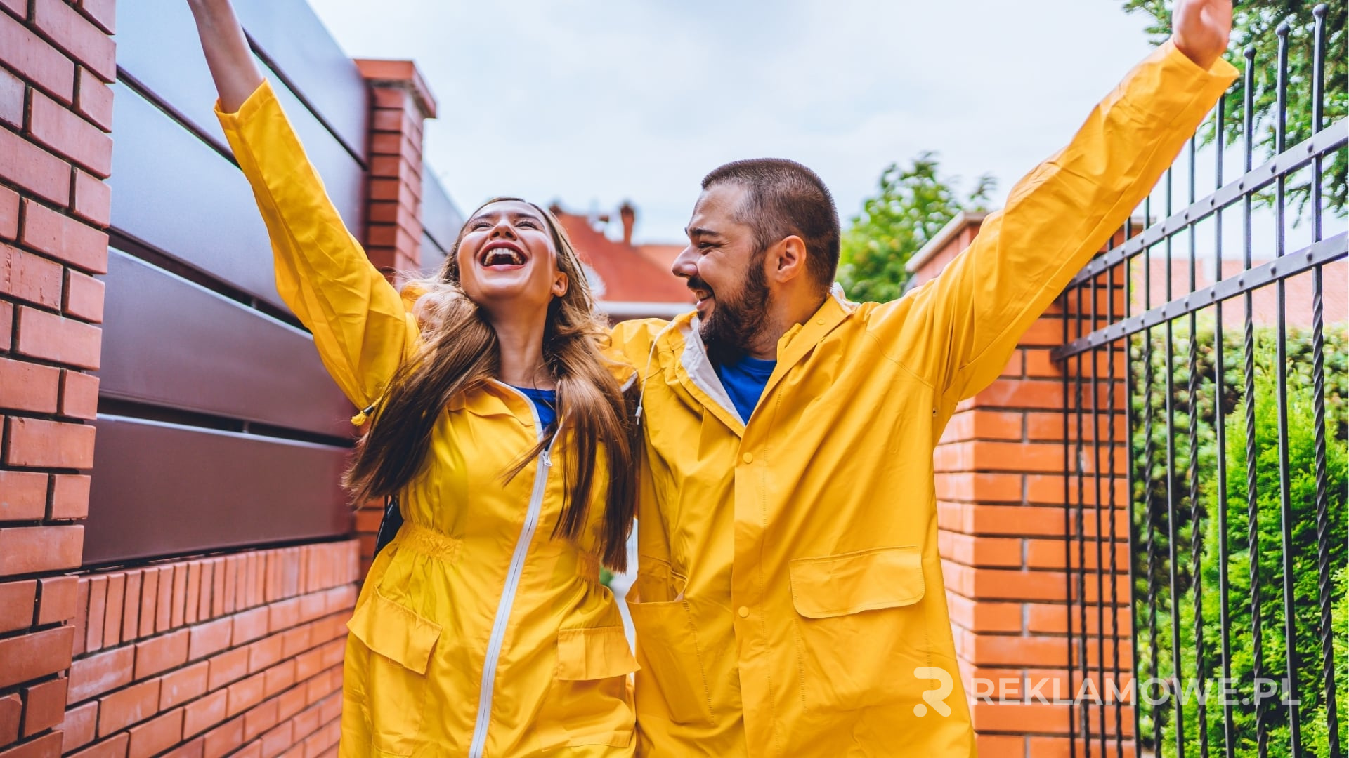 Zielone i trwałe peleryny reklamowe