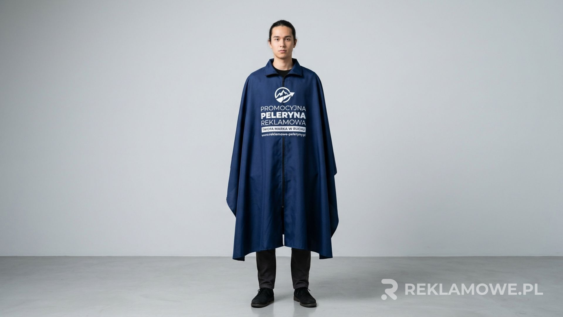 Peleryna reklamowa dla dzieci jako atrakcyjne i bezpieczne rozwiązanie promocyjne