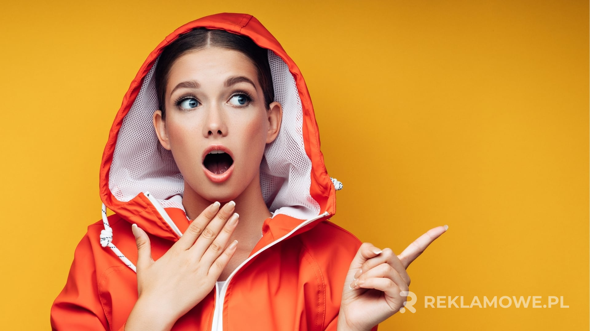 Peleryna reklamowa jako skuteczne narzędzie promocyjne